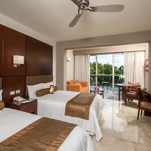 Family Club Room
